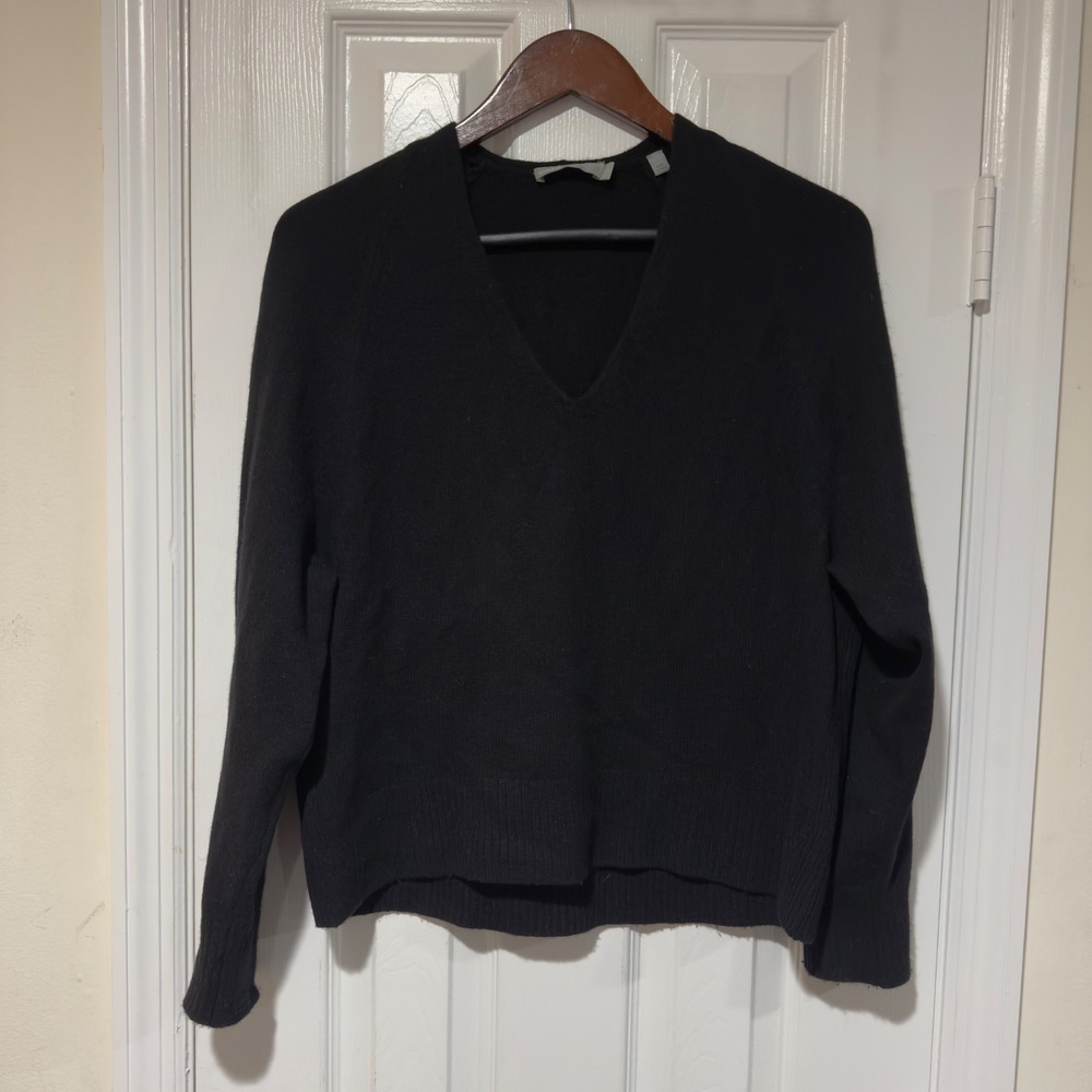 Vince Black Cashmere V-Neck Sweater Minimal Y2K‎ Knit Size S